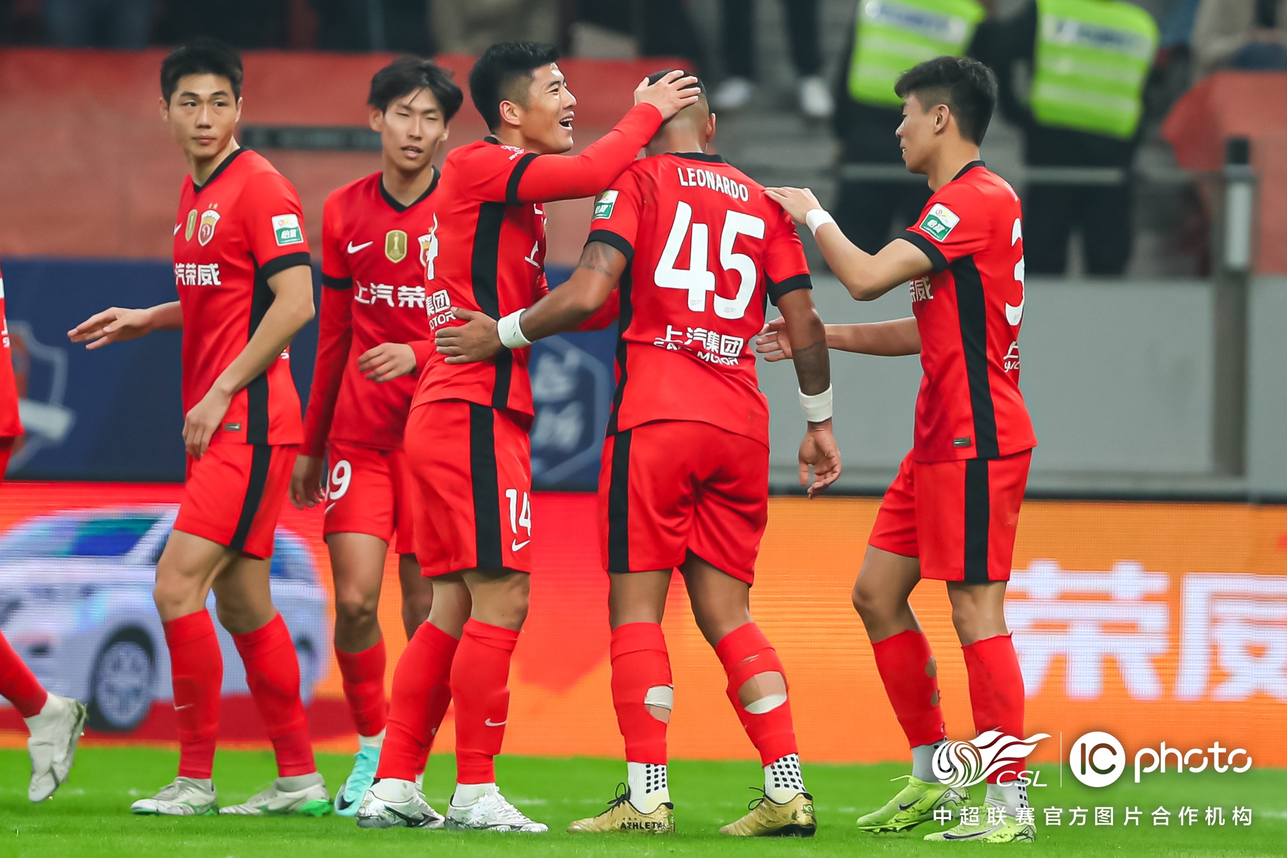 星空体育官网-赛地聚焦——中超今晚热度飙升；纽约尼克斯远射贴柱；气氛紧张；数据趋势出现新变化的简单介绍-星空体育官网