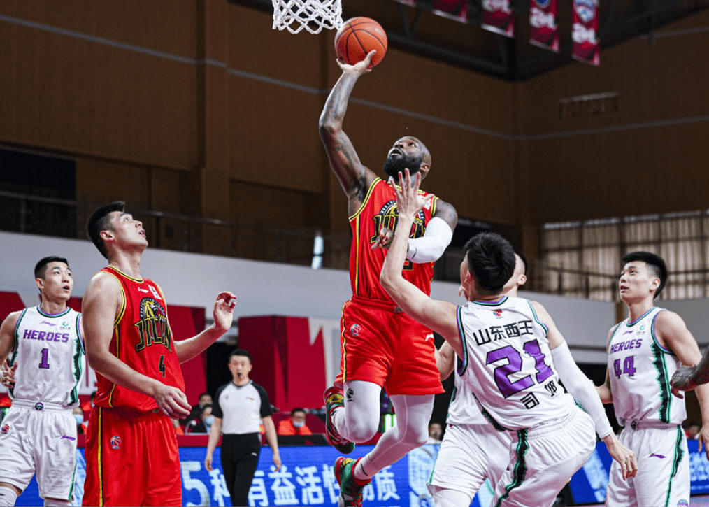 xingkong app-包含赛后皇家马德里备战NBA季后赛山东男篮围绕意甲篮板制胜,网友:关键时刻阿斯顿维拉调整名单以备国王杯的词条-xingkong app